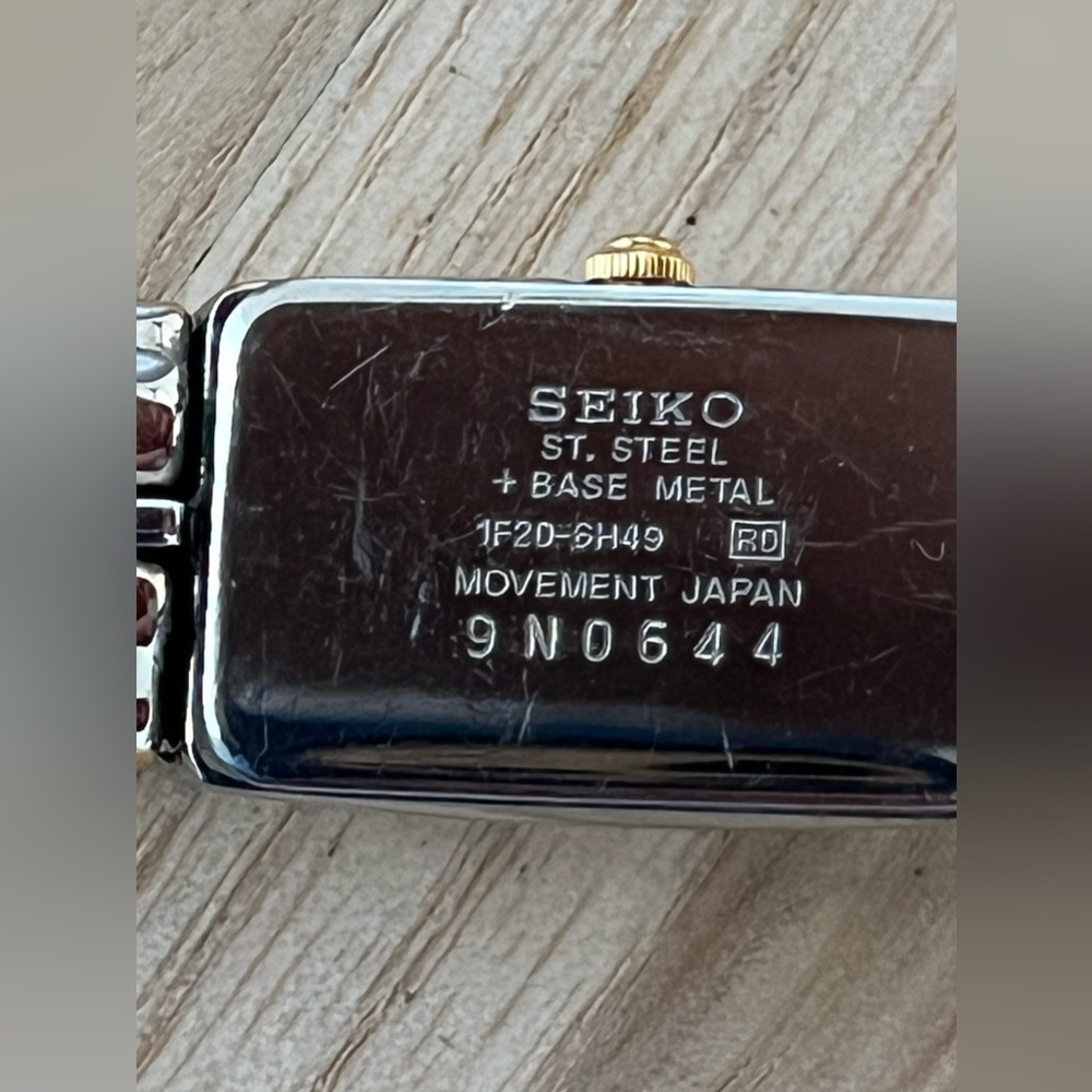 Seiko Rare Vintage Ladies Watch Curved Crystal White Dial Two-Tone Bracelet - Picture 12 of 15